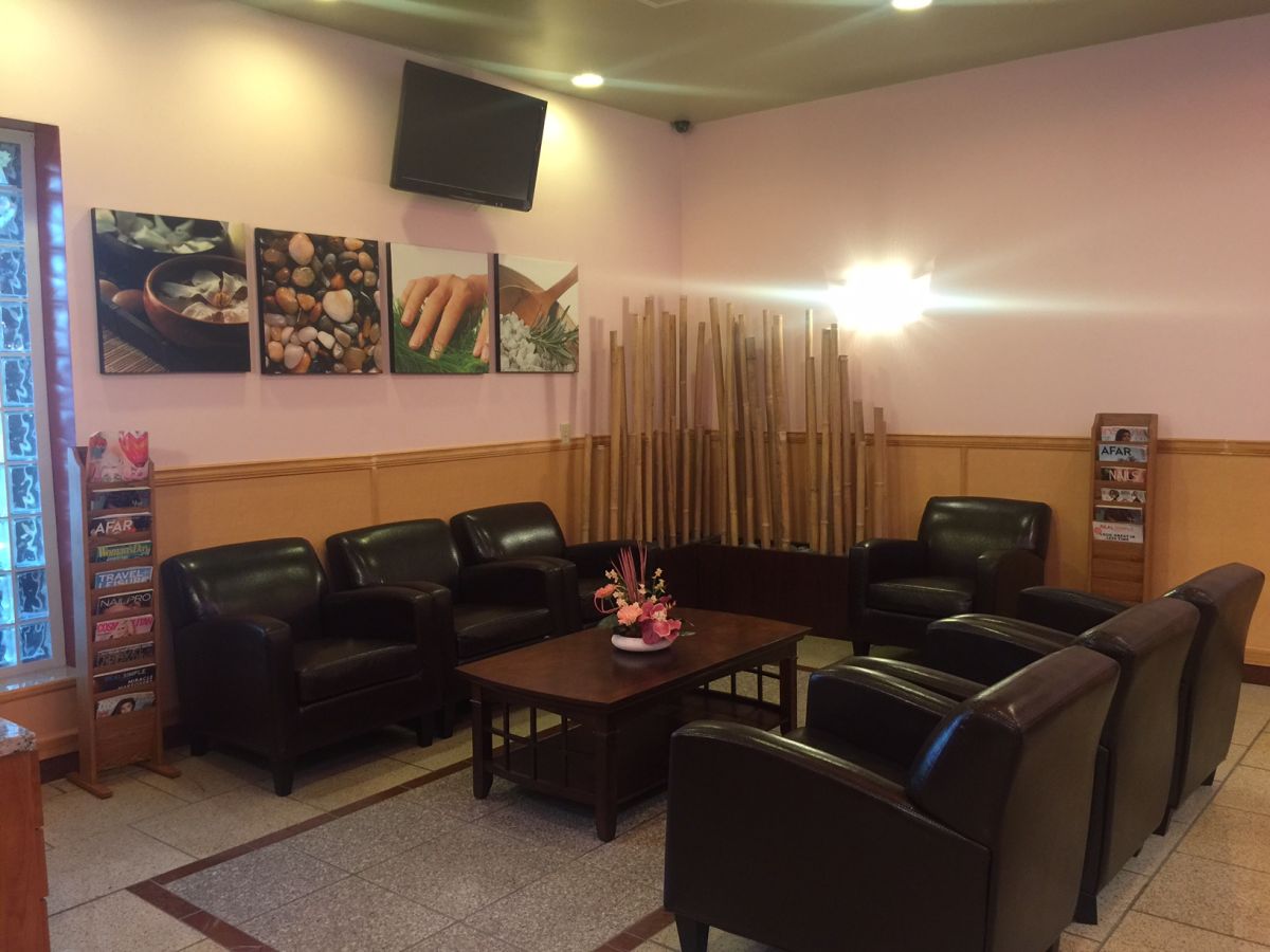 Tiêm Nail Artisans Tan And Spa Cần Thợ