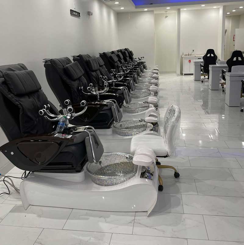 Cần Sang Nhiều Tiệm Nail Lớn Ở Các Thành Phố Đang Phát Triển Nằm Trong Các Shoppong Center