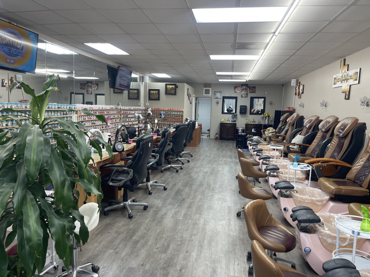Cần Sang Tiệm Nails Ở Thành Phố Waco Texas.