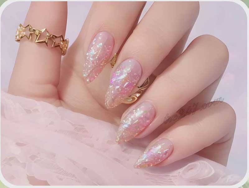 Cần Thợ Nails Douglasville, Georgia - Bao Lương Hoặc Ăn Chia