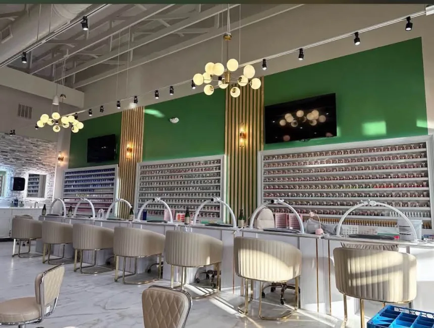 Sang Tiệm Nails Clarksville, Tennessee - Income Tốt