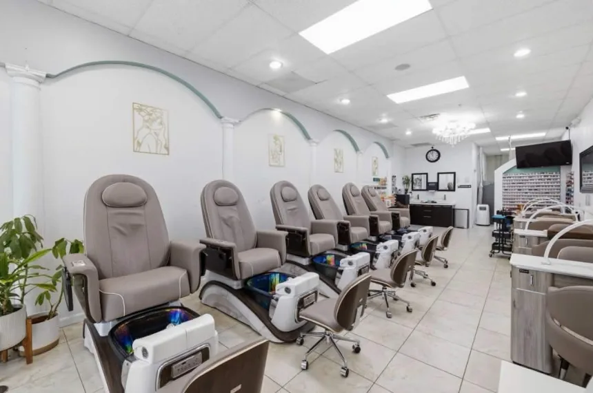 Sang Tiệm Nails Florida - Giá Sang Tốt