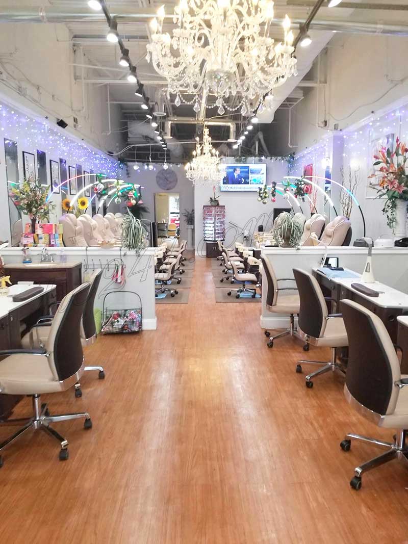 Sang Tiệm Nails Florida - Vị Trí Tốt