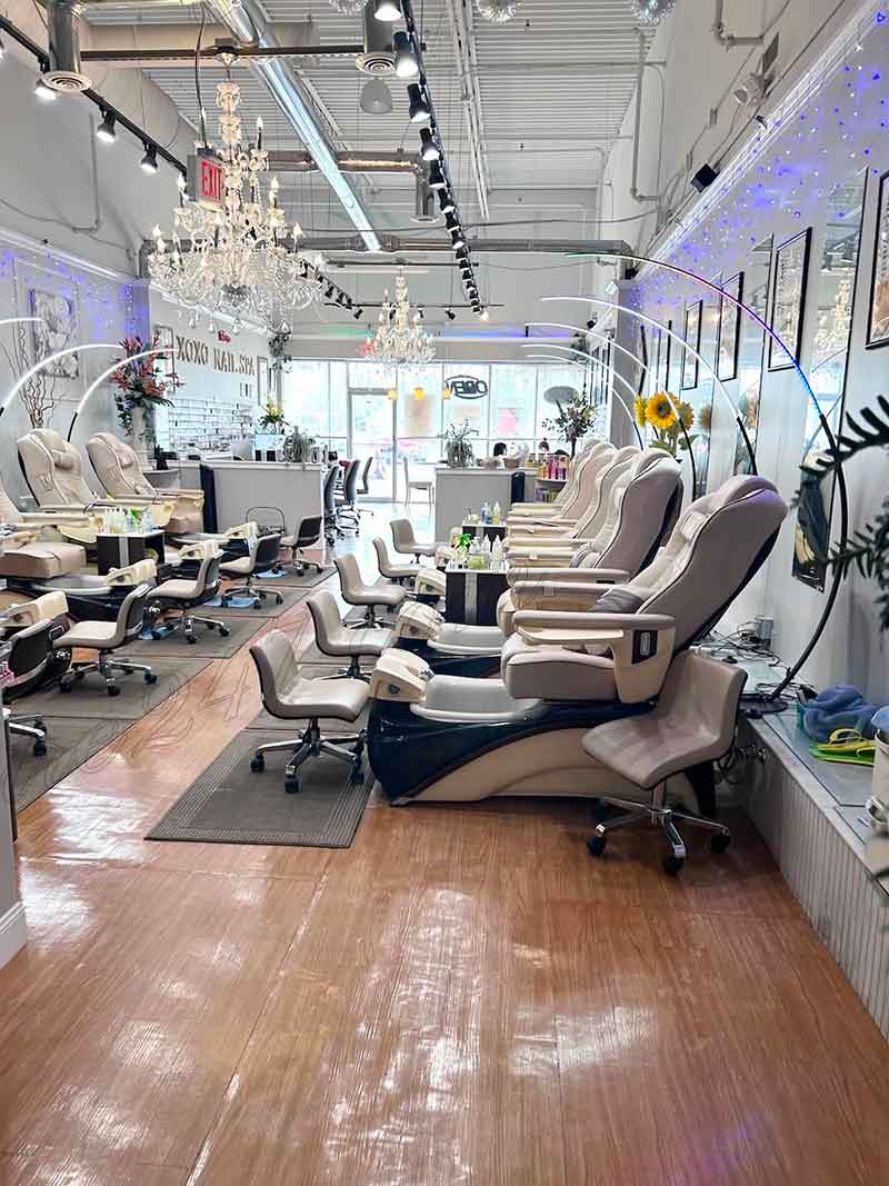 Sang Tiệm Nails Florida - Vị Trí Tốt