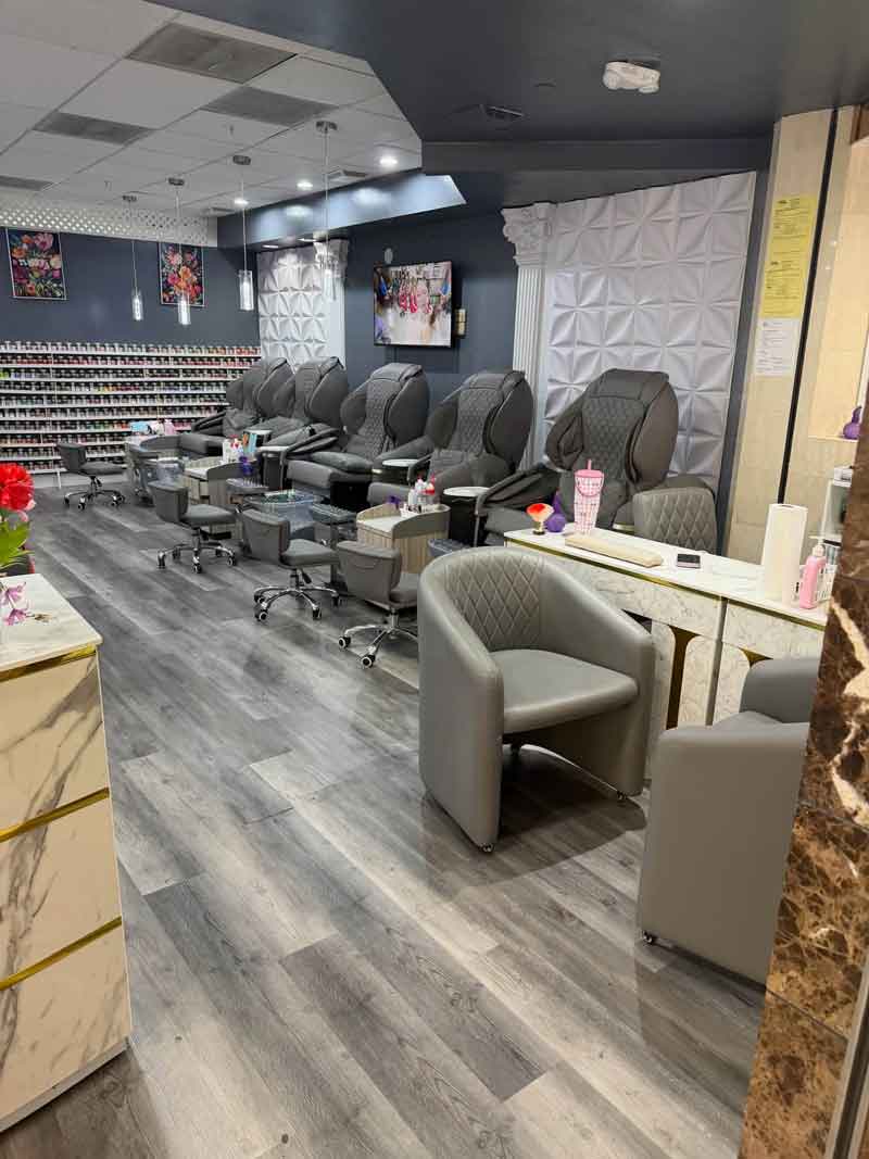 Sang Tiệm Nails Fort Myers, Florida - Income Tốt