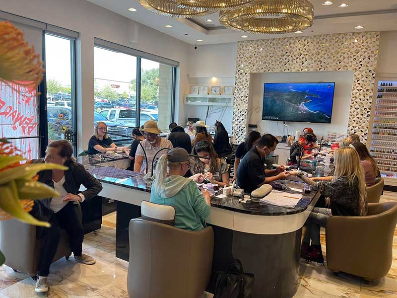 Sang Tiệm Nails - Income Tốt