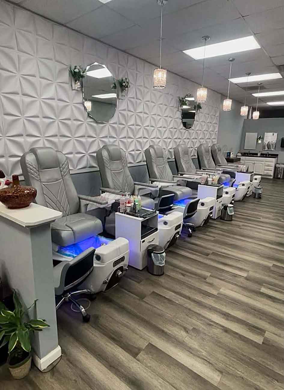 Sang Tiệm Nails NAIL - Woodstock, Illinois - Income Tốt