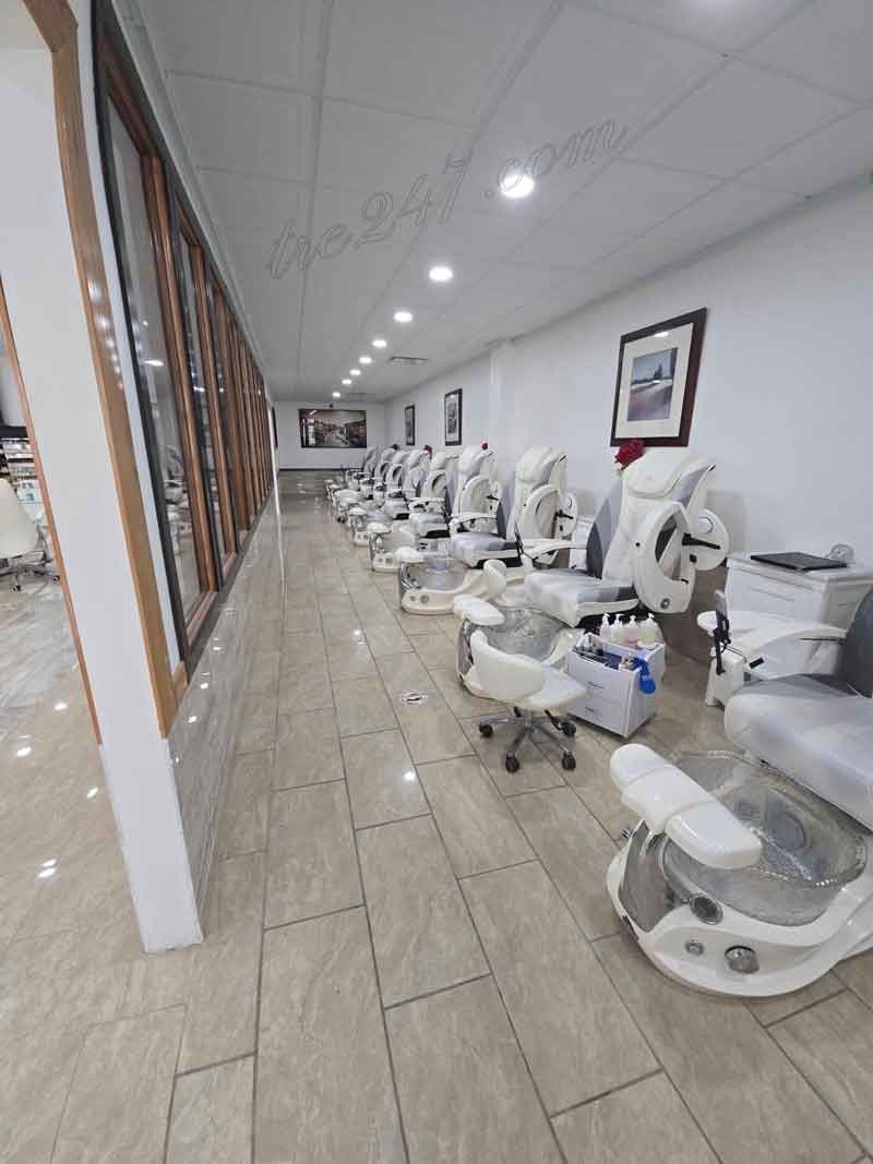Sang Tiệm Nails Parma, Ohio - Income Tốt