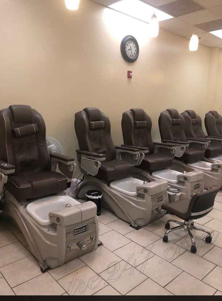 Sang Tiệm Nails Tại Grand Rapids, Michigan