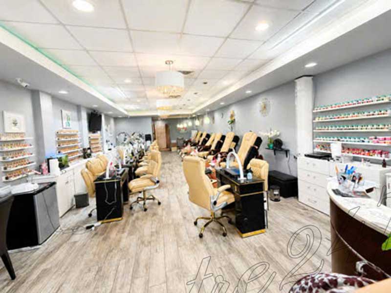 Sang Tiệm Nails Tại Jacksonville, Florida