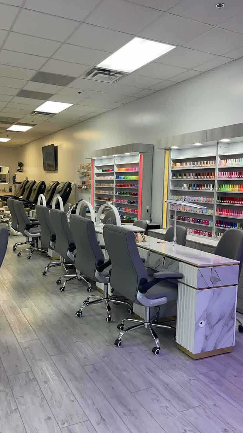 Sang Tiệm Nails Tại Lake Nona, Orlando, Florida