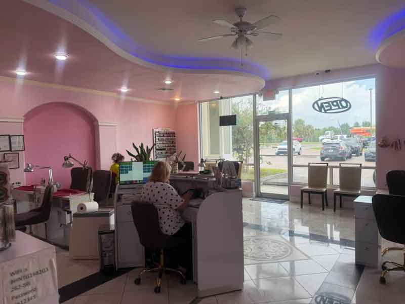 Sang Tiệm Nails Wildwood, Florida - Income Tốt