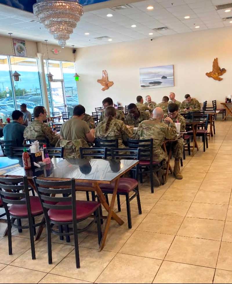 Sang Tiệm Phở Và Nhà Ở Texas